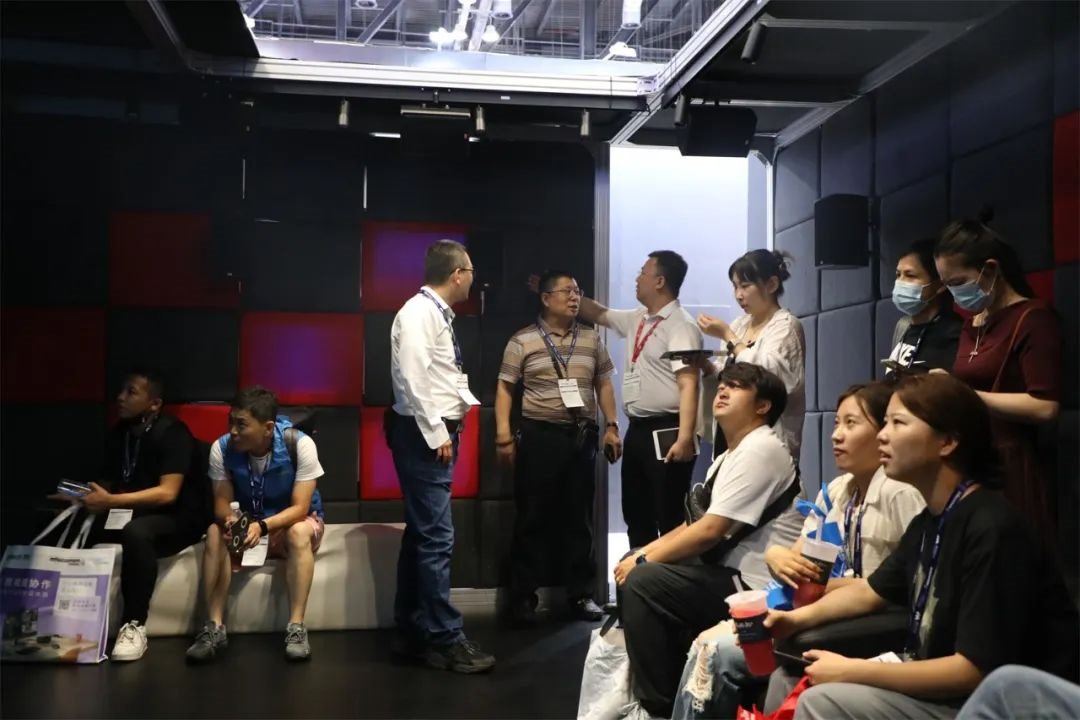 三大首發(fā)！AET阿爾泰燃爆北京InfoComm展